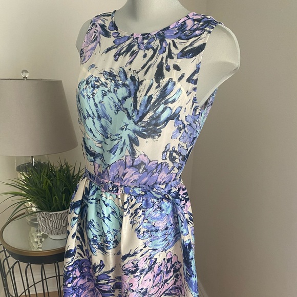 Just Taylor dress - Picture 2 of 3